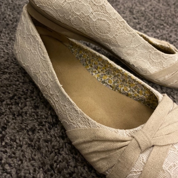 Laced Flats - Picture 2 of 7